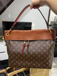 (Category: ) located in . Submitted by LUXURE.BAGS (Listing ID 1204542386, Image 1). Description: .