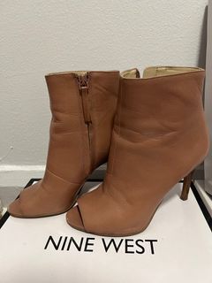 Authentic Nine West Shoes (size 5.5)