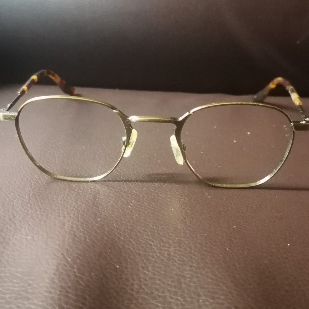 Barton Perreira Ginsberg Eyewear (Category: Sunglasses & Eyewear) located in Muntinlupa City. Submitted by silent_mute (Listing ID 1204486549, Image 3). Description: BPI/BDO/Gcash.