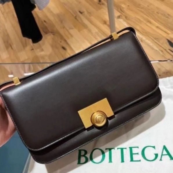 Brand new never used Bottega Veneta Cassette Zip Around Wallet in