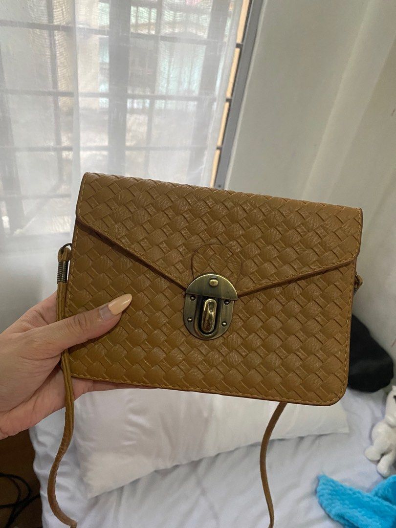 Brown cross body bag / clutch, Women's Fashion, Bags & Wallets, Crossbody Bags on Carousell