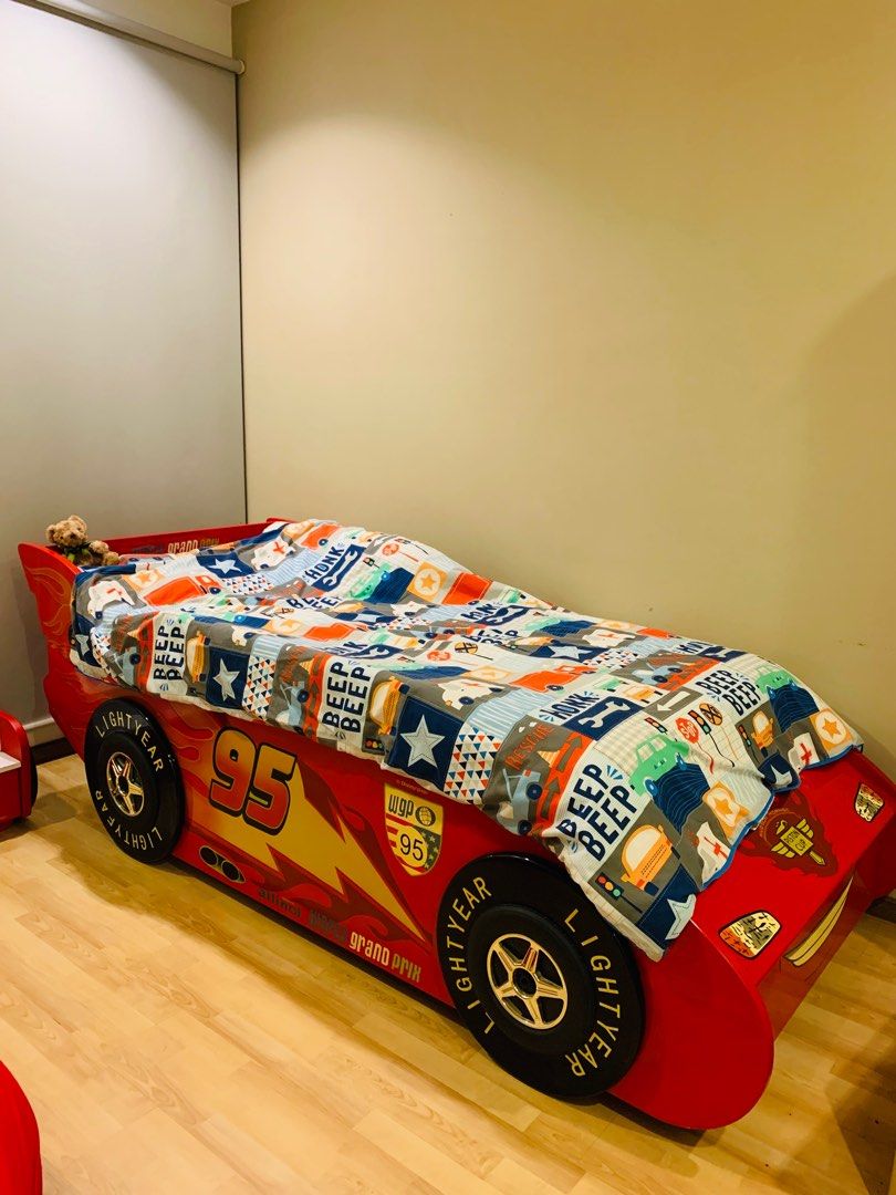 Cars Lightning McQueen Bed + Cars Step Stool + Getha Organic Mattress