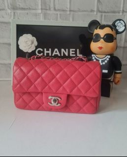 (Category: ) located in . Submitted by vintage.chanel (Listing ID 1204538550, Image 1). Description: .