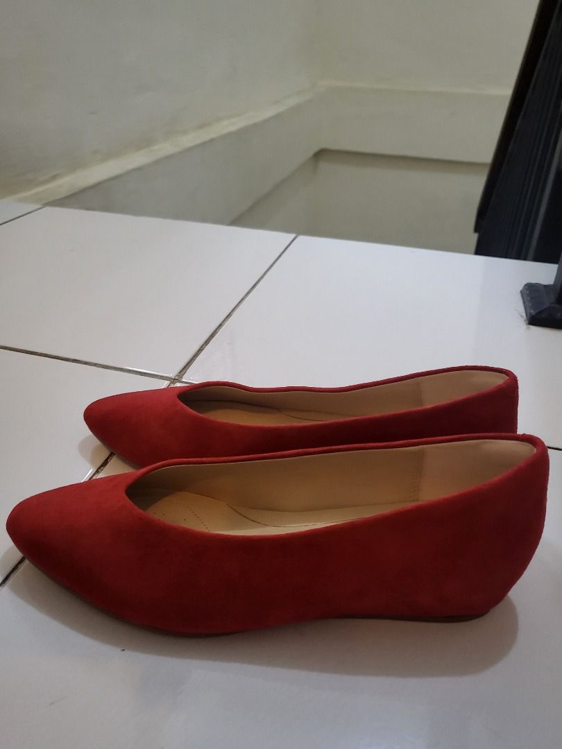 Clarks red flat shoes online