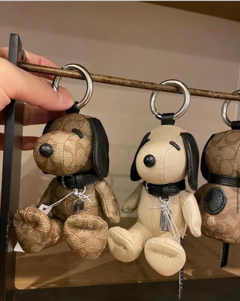 🇨🇦Coach X Peanuts Snoopy Collectible Bag Charm With Signature