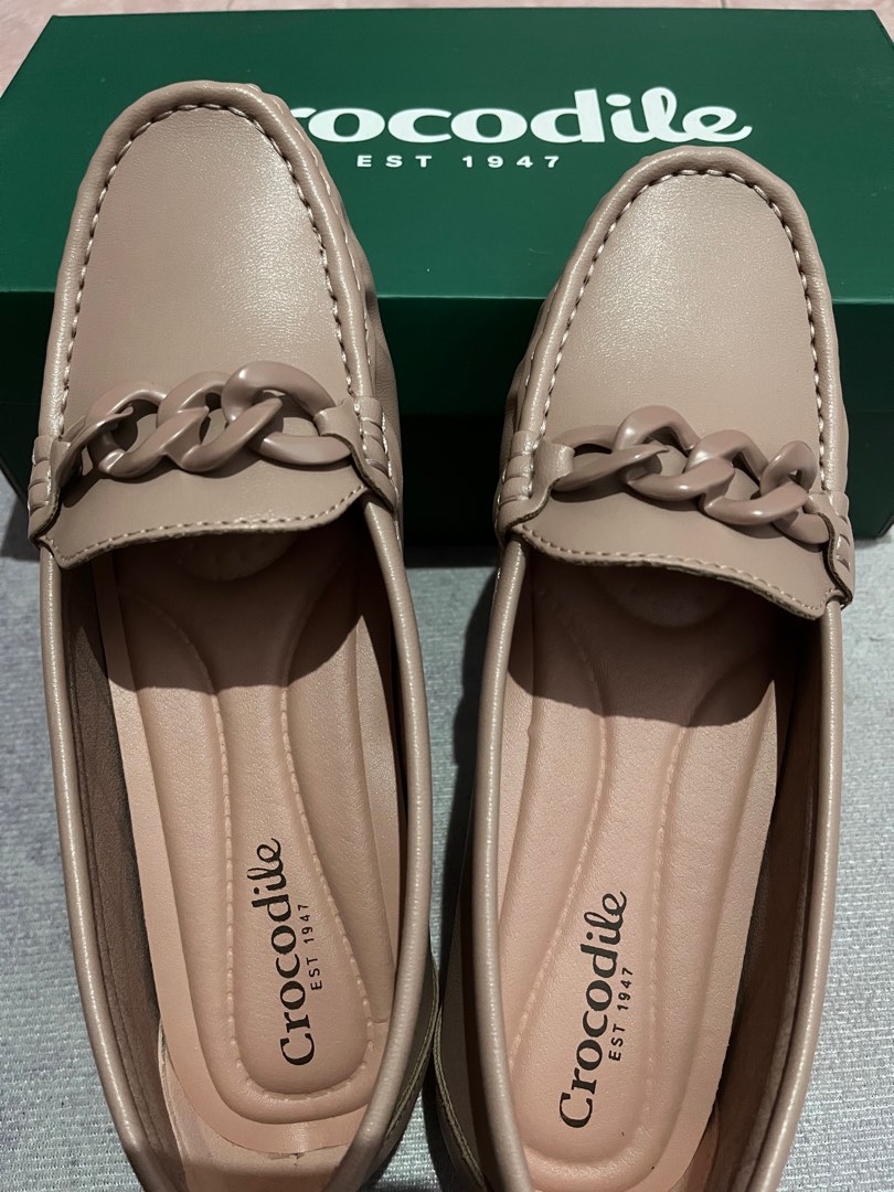 Pink clearance crocodile shoes