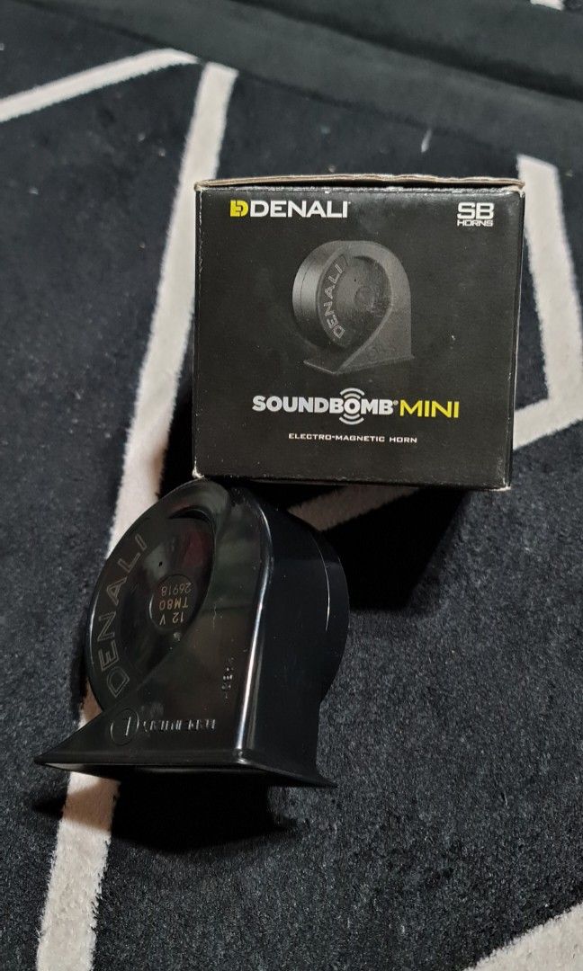 Denali SoundBomb KOMPAKT Lufthorn Für Motorrad + Plug&Play Kabelsatz - Laut & Zuverlässig