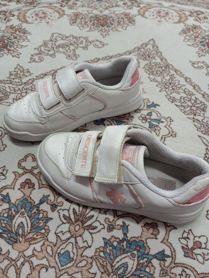 Descente shoes on sale