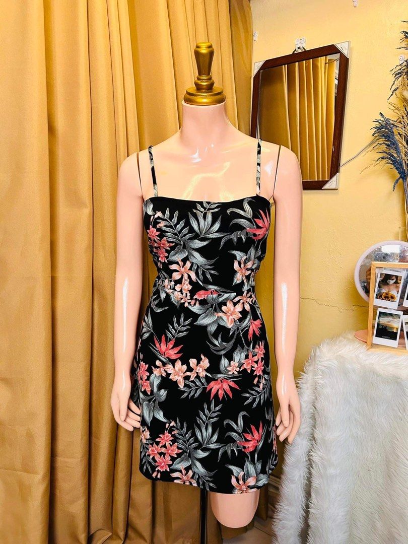 floral dress (Category: Dresses) located in Quezon City. Submitted by luijeff (Listing ID 1204600385, Image 1). Description: .