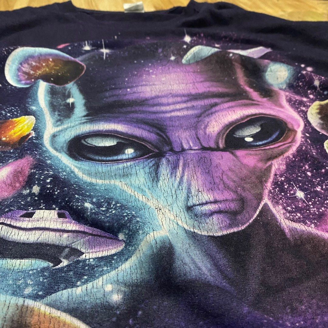 Gildan Alien Psychedelic tee (Category: Tshirts & Polo Shirts ) located in San Carlos. Submitted by goodthriftedgarments.gtg (Listing ID 1204482407, Image 2). Description: L29 W22.