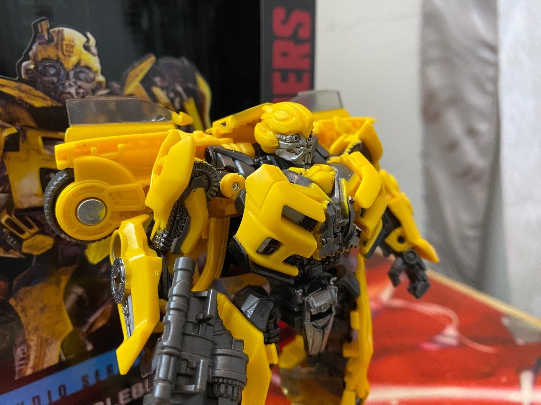 Hasbro Takara Tomy Transformers Dark Of The Moon DOTM Studio Series 87  Deluxe Bumblebee, Hobbies & Toys, Toys & Games on Carousell