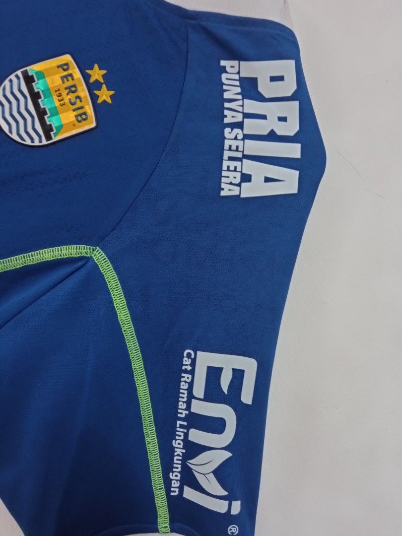 Beli yang Original Dong, Persib Jadikan Jersey Sebagai Sumber