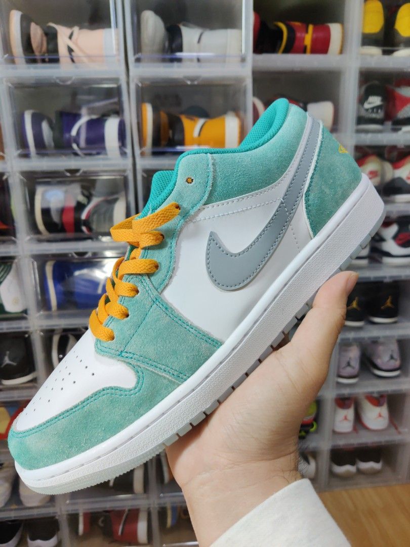 Jordan 1 top turbo green laces