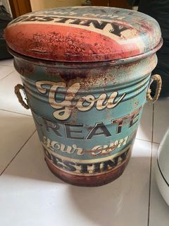 Kursi vintage dan storage