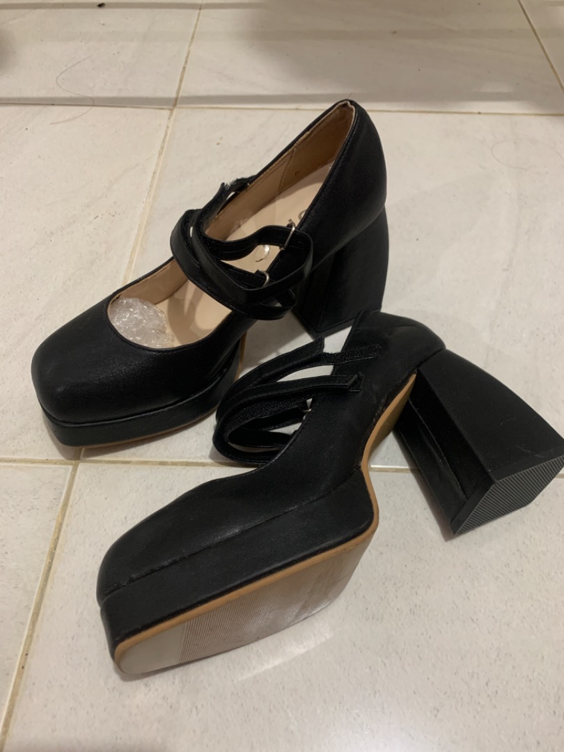 Loafers heels jenny blackpink, Fesyen Wanita, Sepatu di Carousell