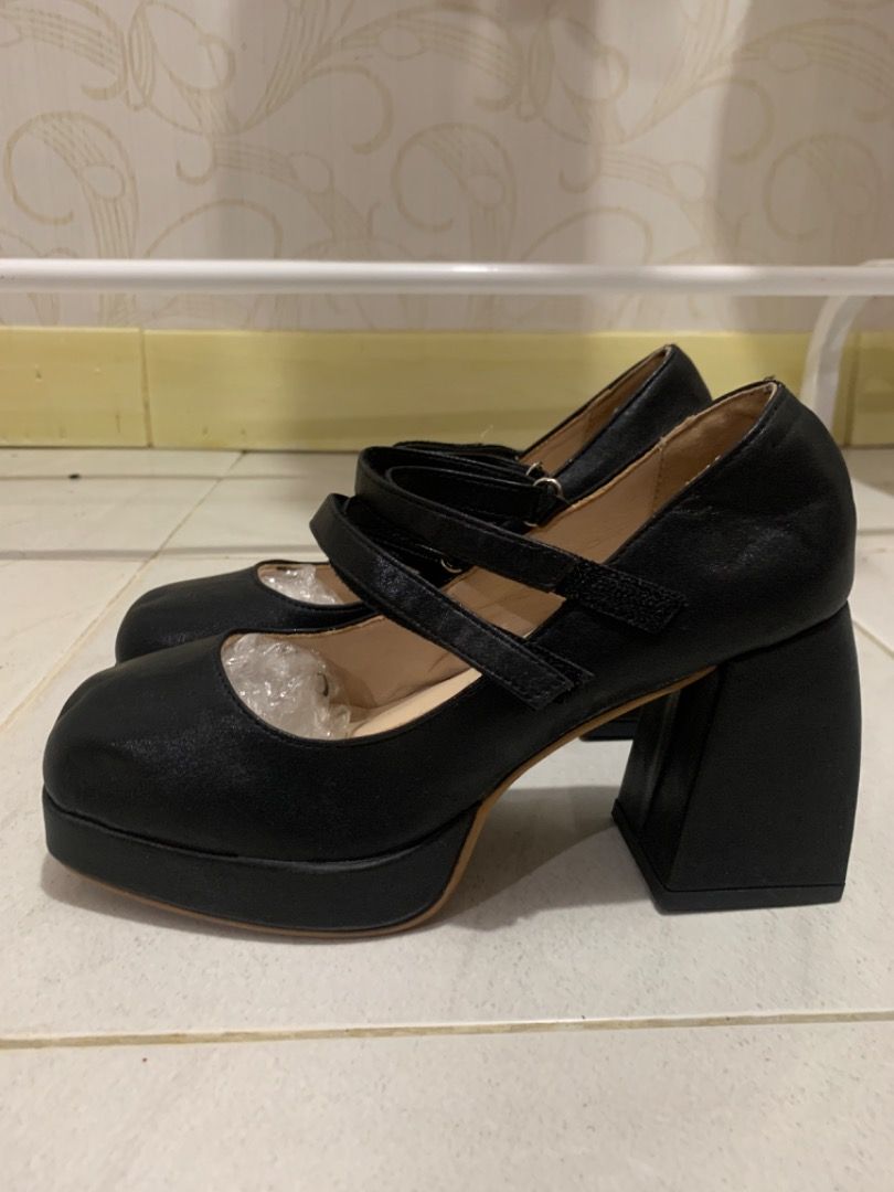 Loafers heels jenny blackpink, Fesyen Wanita, Sepatu di Carousell