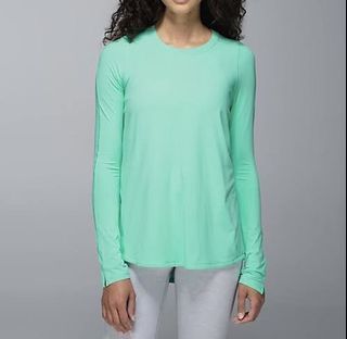 Lululemon Tuck and Flow top