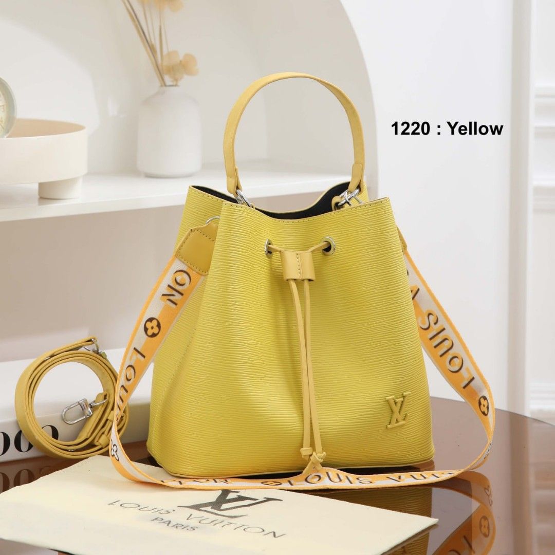 LOUIS 200 limited edition tote bag, Women's Fashion, Bags & Wallets,  Shoulder Bags on Carousell