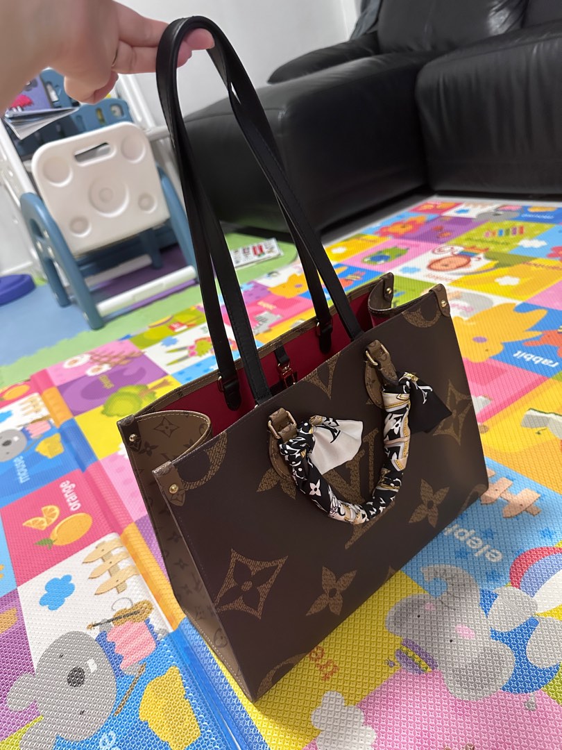 LV On The Go MM, Women's Fashion, Bags & Wallets, Tote Bags on Carousell