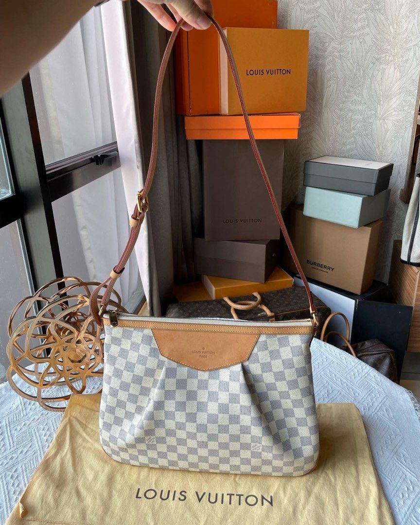 LV Siracusa MM, Luxury, Bags & Wallets on Carousell
