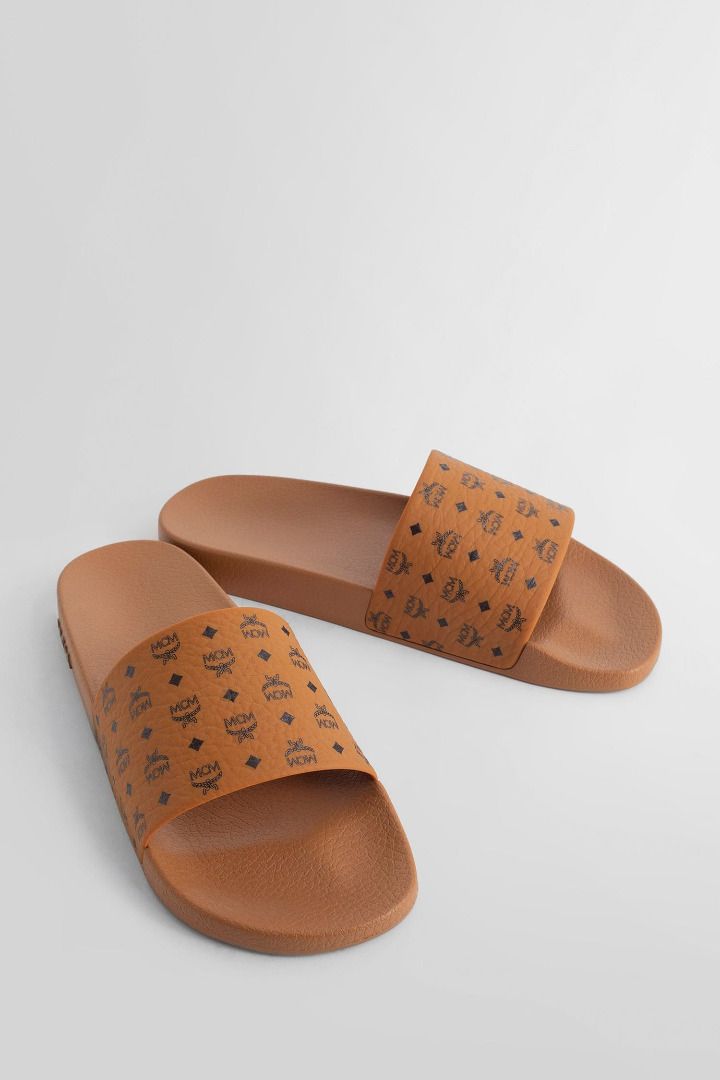 Mcm clearance slides men