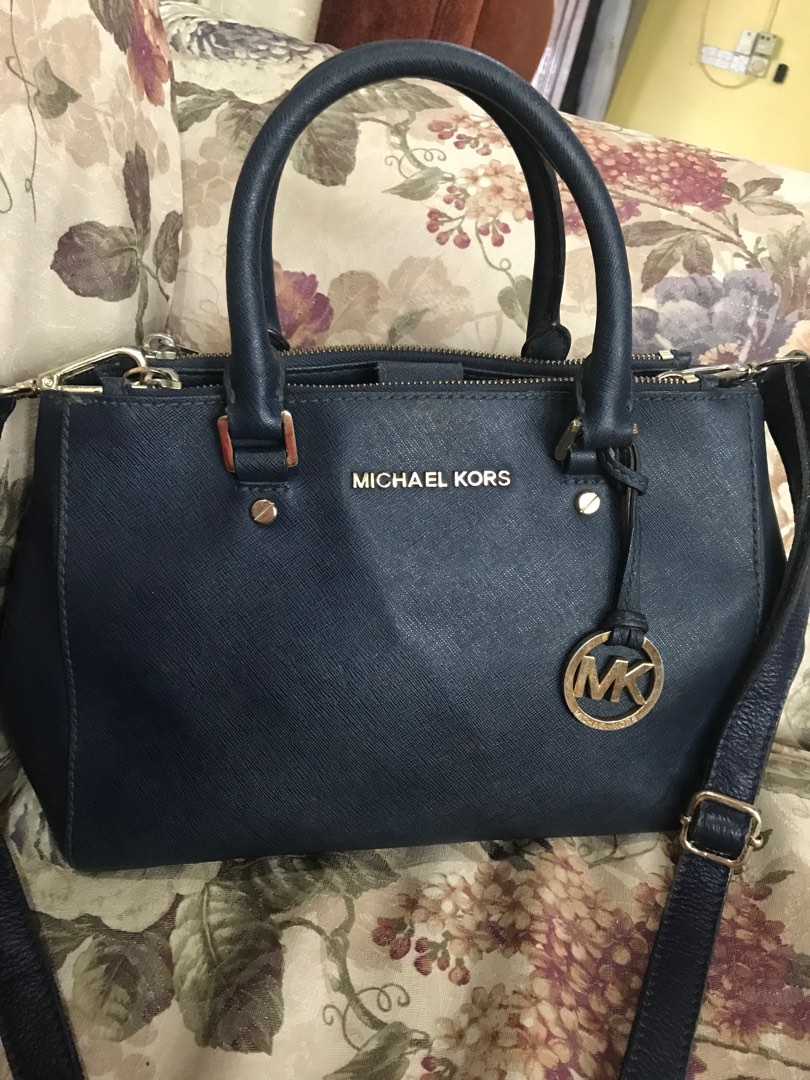 Michael Kors Two Way Bag, Luxury, Bags & Wallets on Carousell