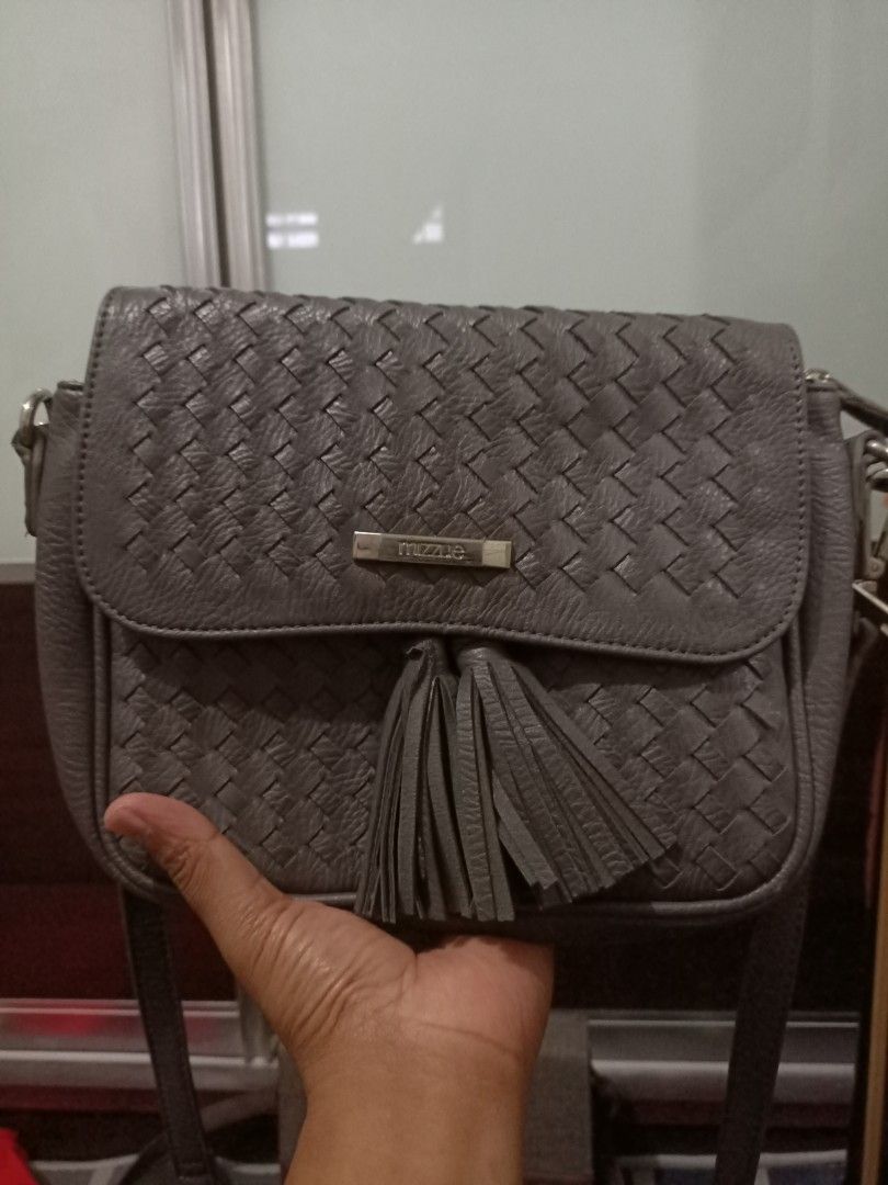 Mizzue sling bag sales