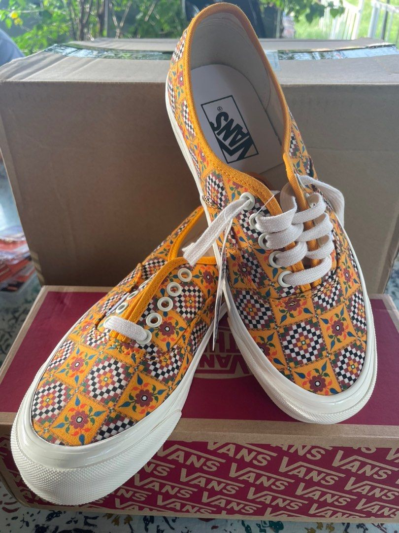 NEW Vans Authentic 44 DX Anaheim Factory Radiant Yellow Men s