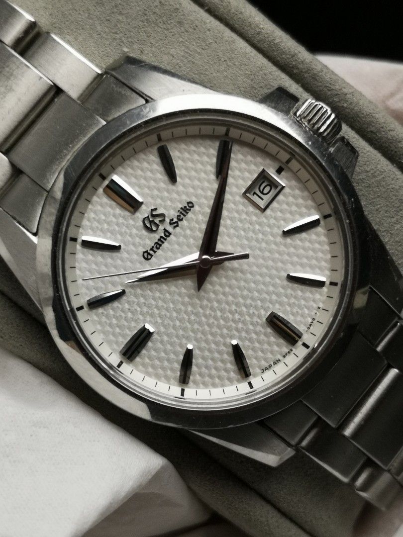 Price Reduced) Grand Seiko 9F Quartz SBGX253, Luxury, Watches on Carousell
