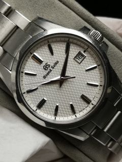 (Category: ) located in . Submitted by dnlwatches (Listing ID 1204457314, Image 1). Description: .