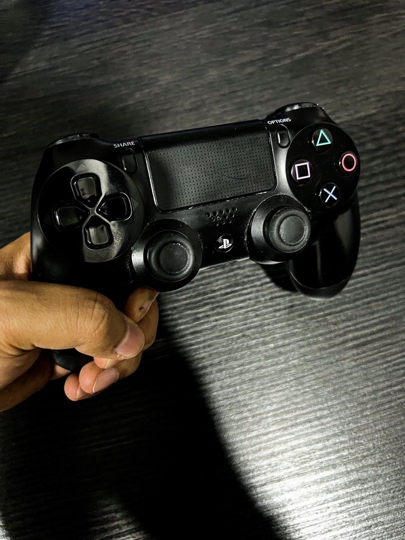 Jet black dualshock top 4 wireless controller