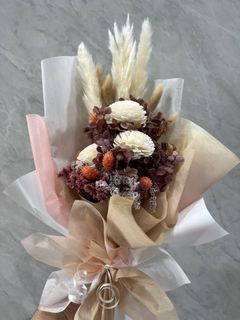 Readystock for xmas/birthday/anniversary! (free delivery in east) Premium white blossom bouquet
