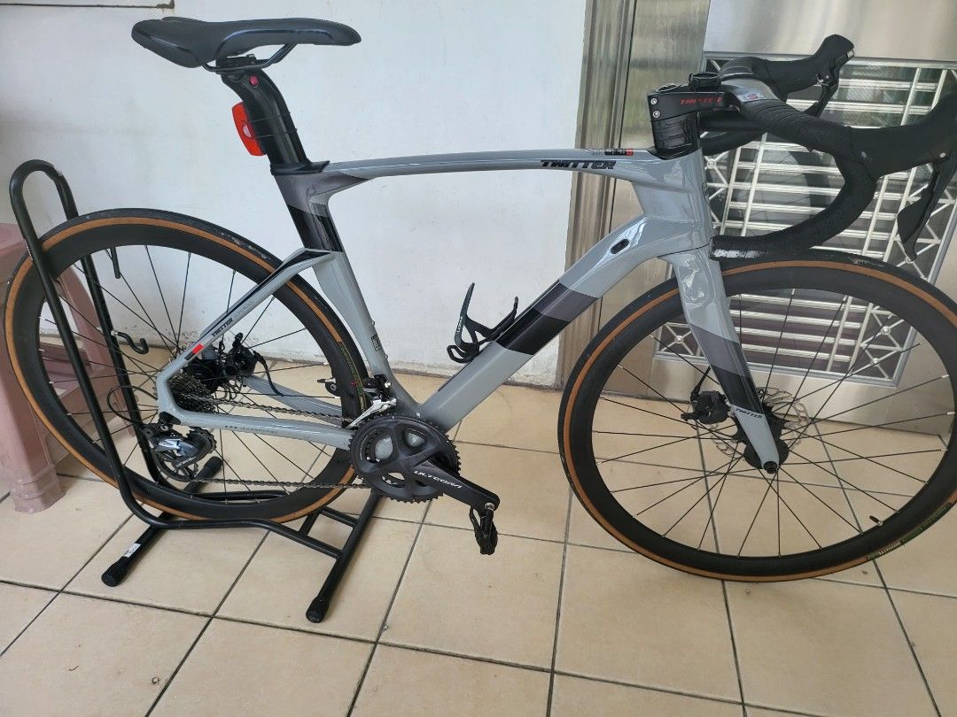 Cyclone road on sale bike