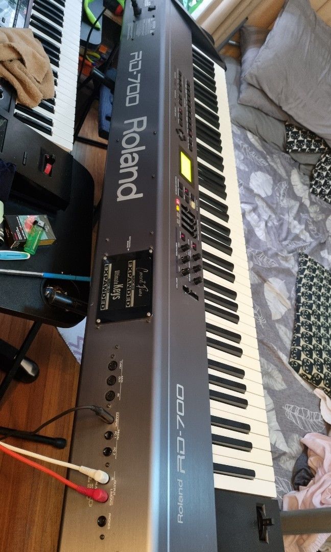 Roland RD- 700 Concert Piano., Hobbies & Toys, Music & Media, Musical ...