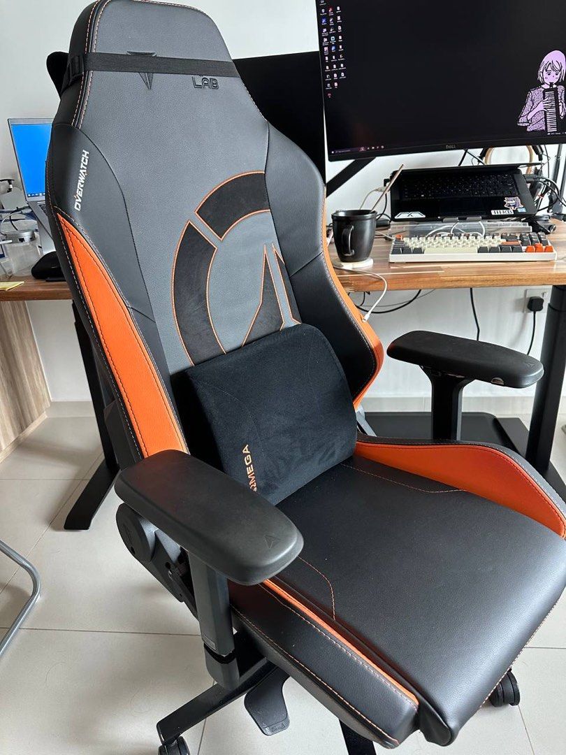 Secretlab omega overwatch top