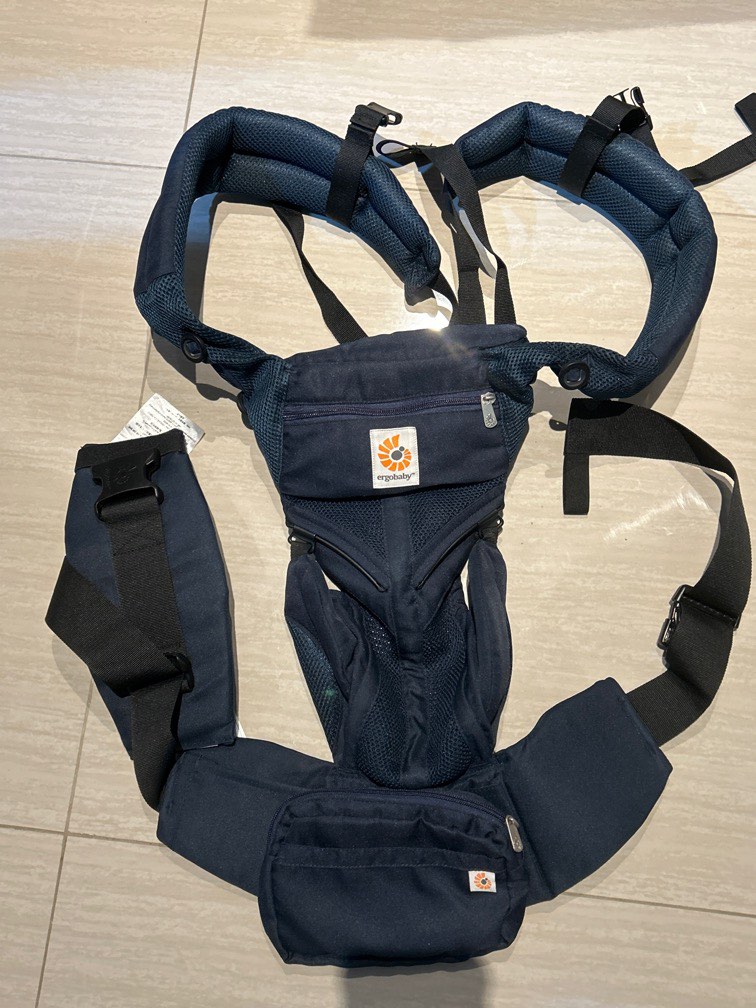 Slightly used ergo carrier, Babies & Kids, Going Out, Carriers & Slings