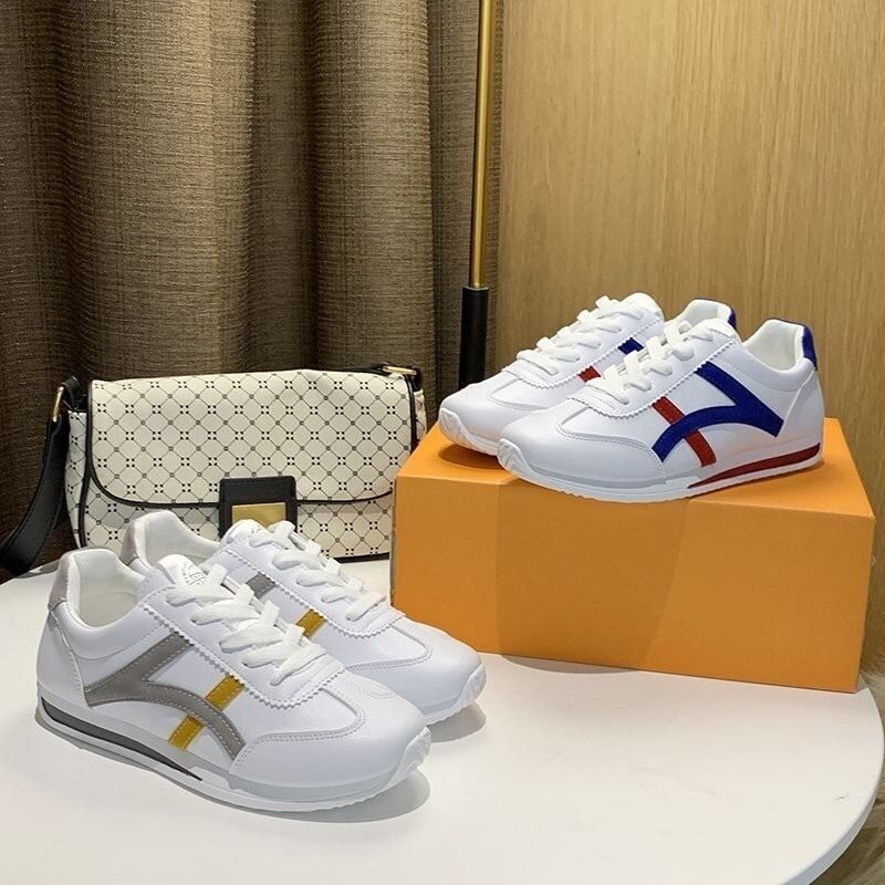 Sneakers wanita beli di link ini https c.lazada .id t c.b194at Fesyen Wanita Sepatu di Carousell