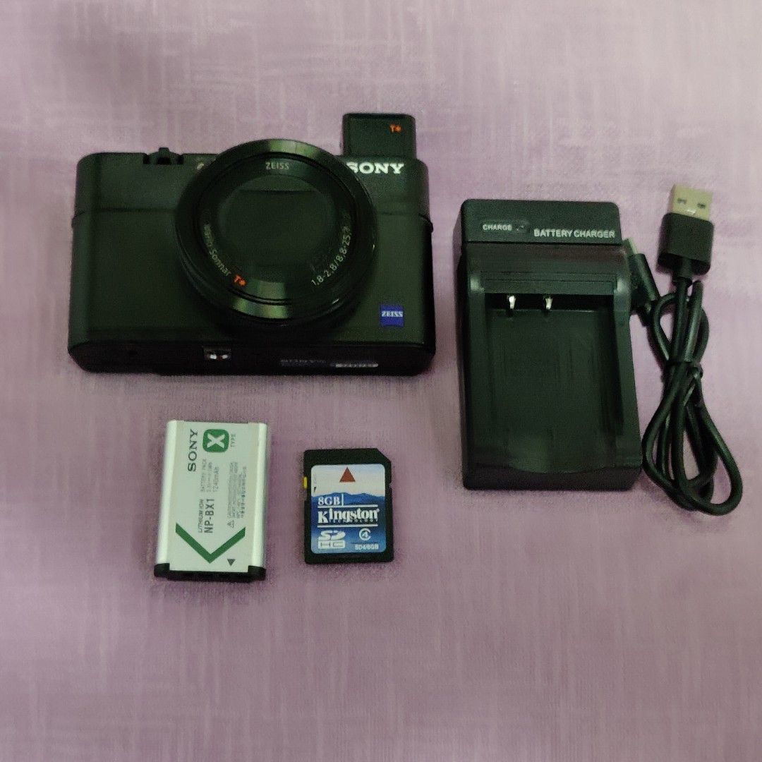 Sony Cyber-Shot DSC-RX100 V 20.1 MP Digital Still Camera with 3 OLED, flip  Screen, WiFi, and 1” Sensor DSCRX100M5/B