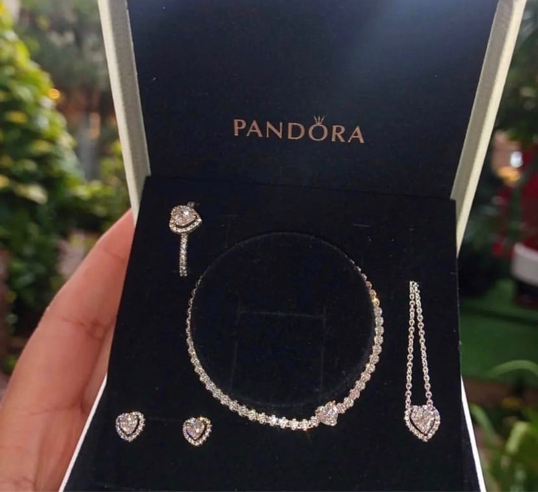 Pandora jewelry shop set sale