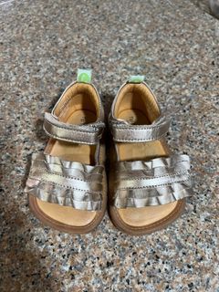 Tip Toey Joey Ruffy Sandal - Metalic Salmon