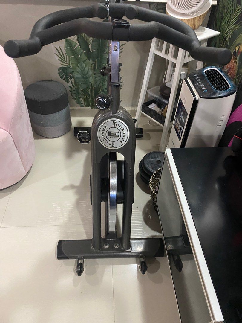 Tomahawk spinning 2025 bike e series