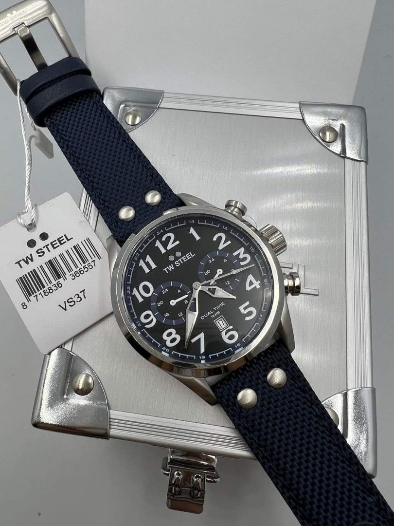 Tw steel deals vs37