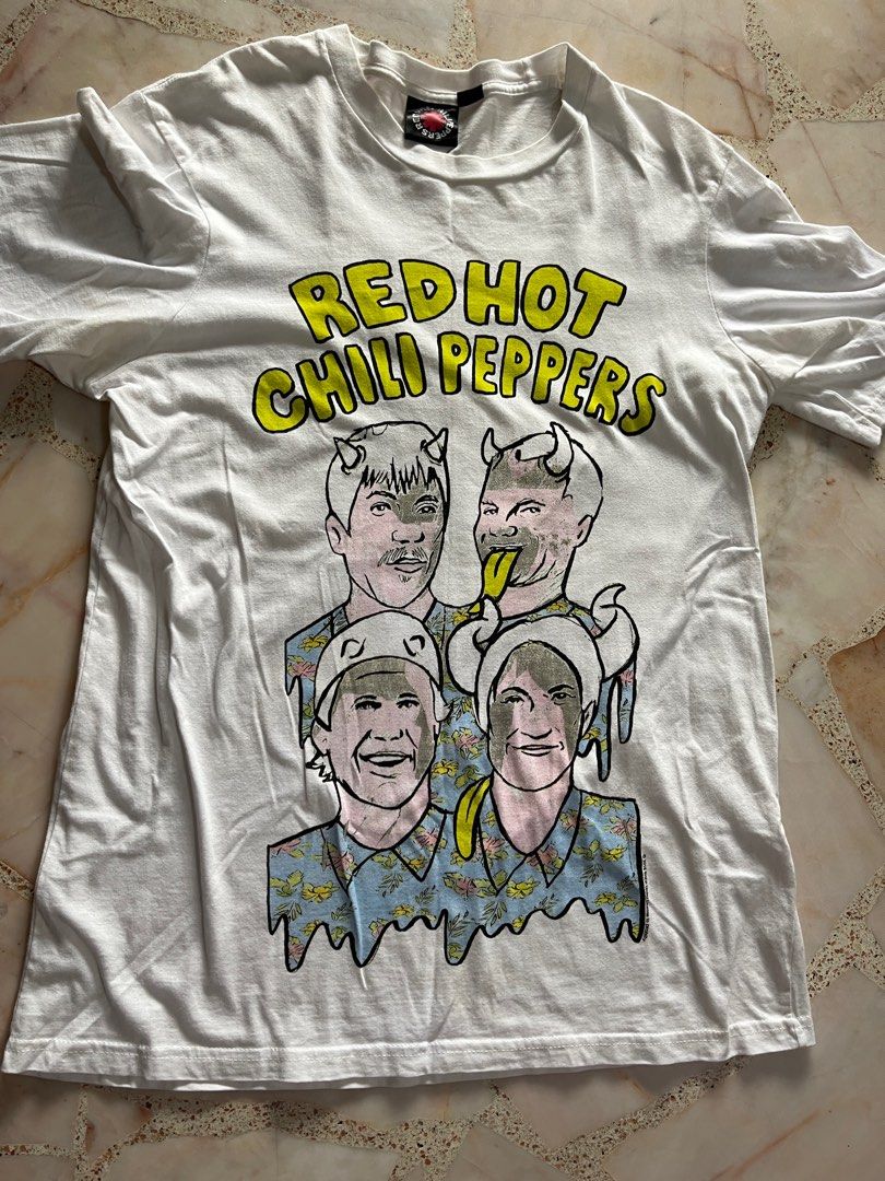 Vintage Red Hot Chilli Peppers Band Tee, Men's Fashion, Tops & Sets