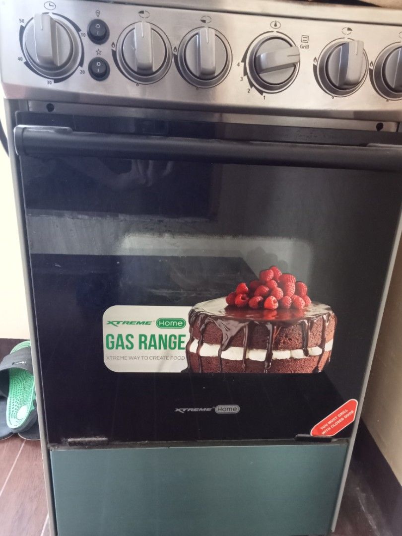 SALE !!Xtreme Gas range 4 burner 55L Oven Electric Ignition LPG, TV