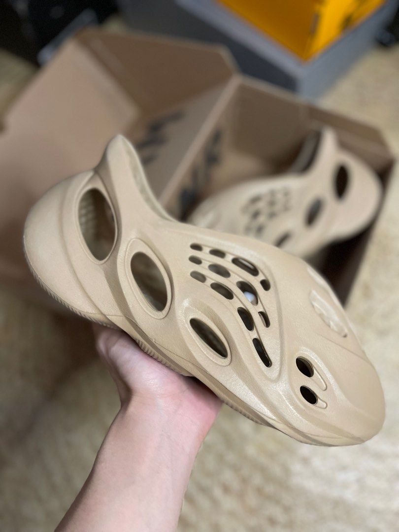 yeezy ochre foam runner