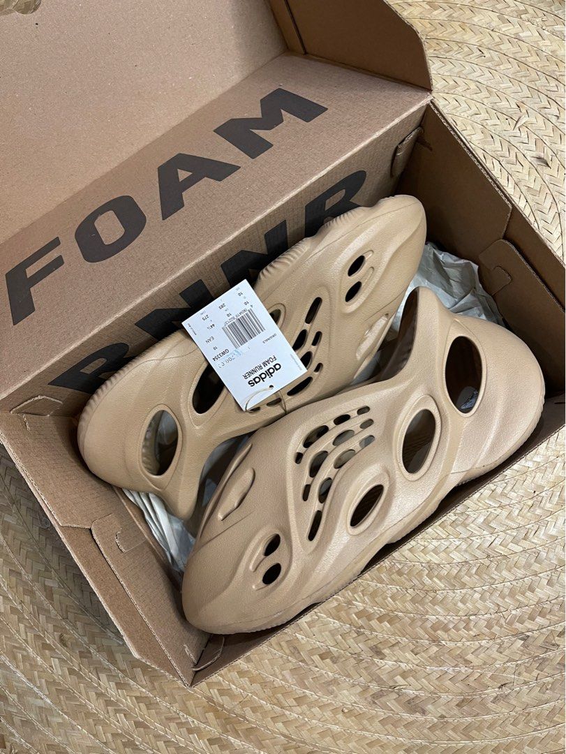 yeezy ochre foam runner