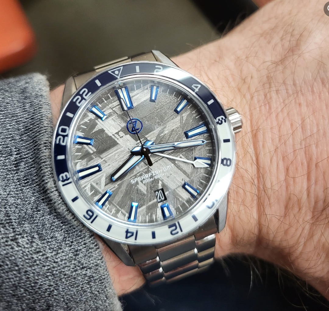 Zelos spearfish GMT 隕石ダイヤル | maltsev-worldwide.com