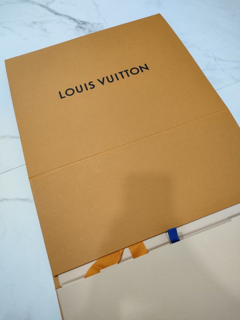 Louis Vuitton 2022 Christmas Limited Edition Paper Bag Set of 2pcs