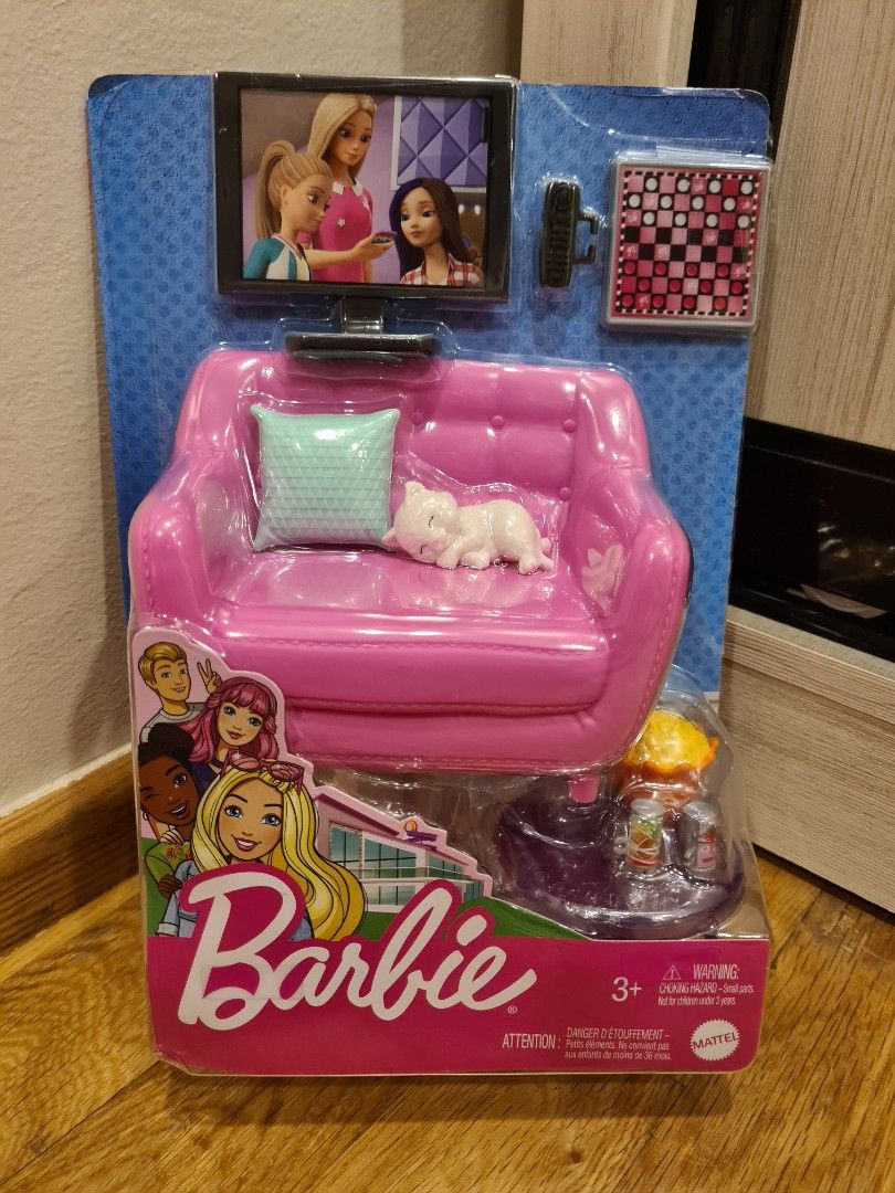 Barbie Indoor Furniture Playset with Sofa Kitten and TV doll