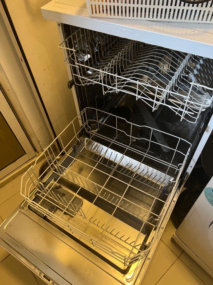 Beko Dishwasher with washing tablets, TV & Home Appliances, Kitchen